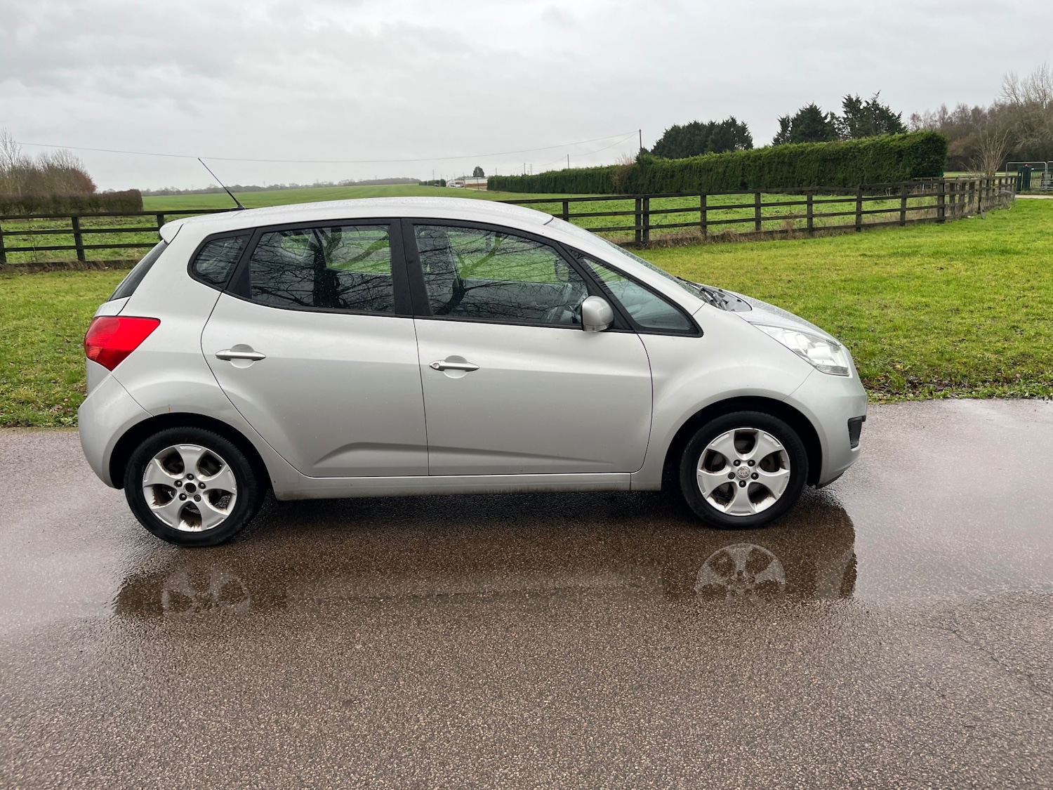 Used Kia Venga 2012 for sale - 76892778: Photo 3