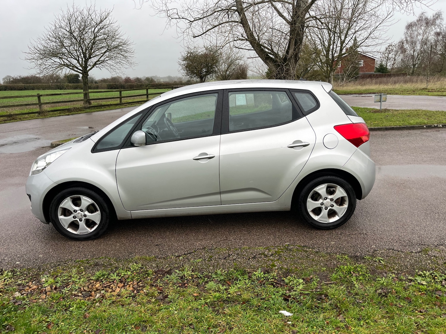 Used Kia Venga 2012 for sale - 76892778: Photo 7