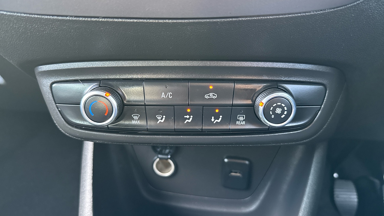 Used Vauxhall Crossland 2021 for sale - 76693253: Photo 31