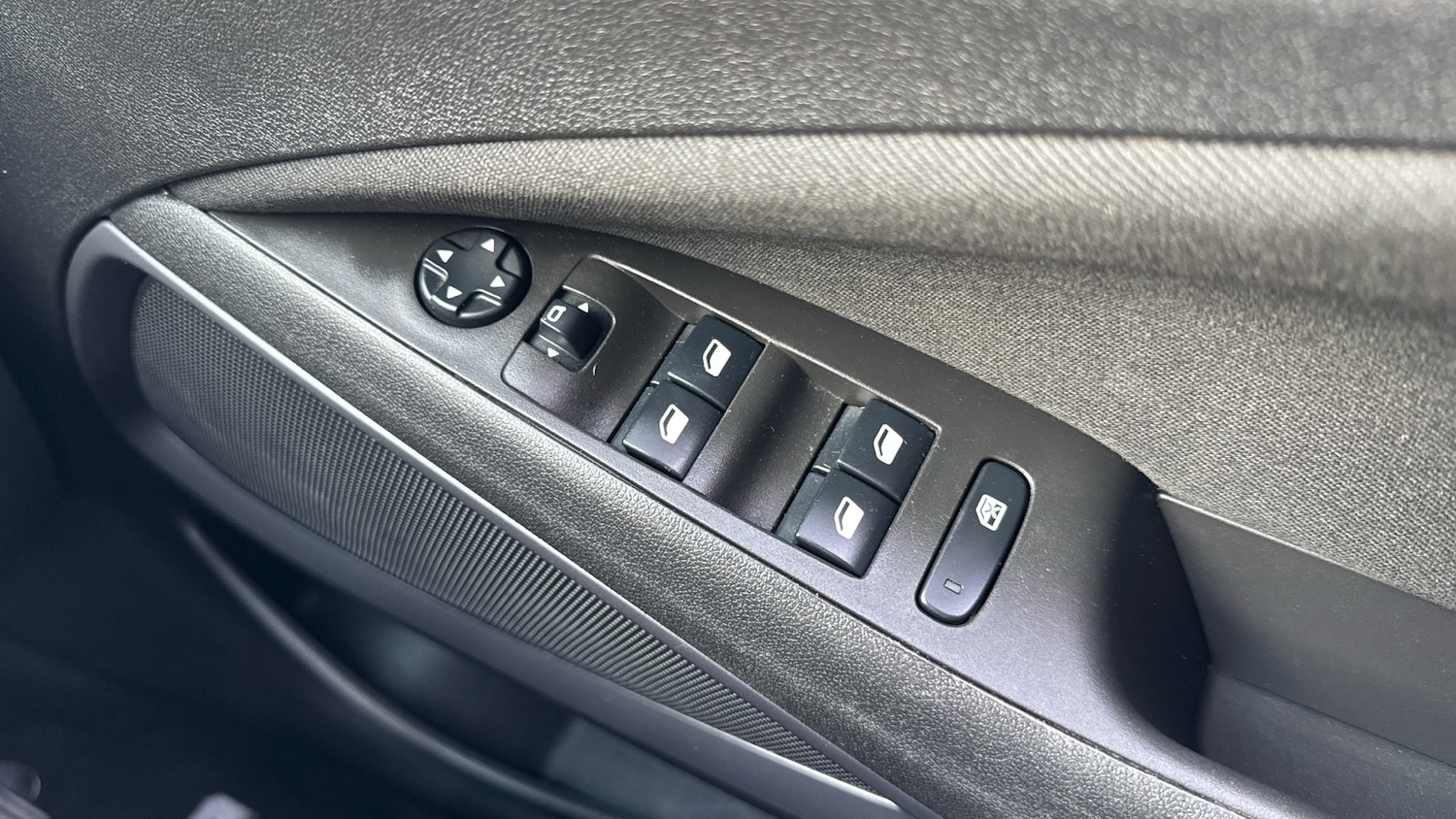 Used Vauxhall Crossland 2021 for sale - 76693253: Photo 39