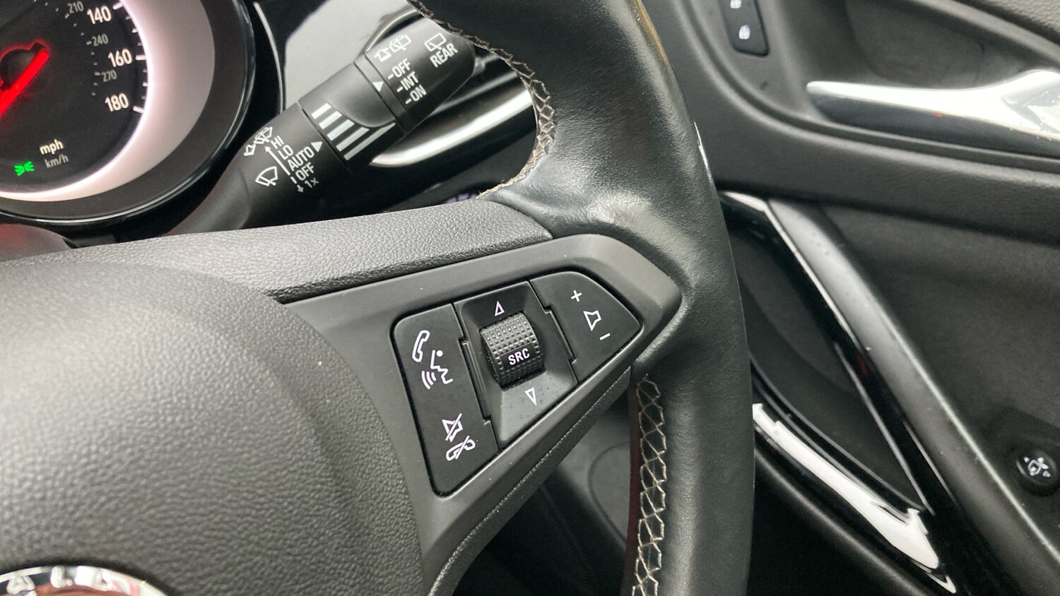 Used Vauxhall Astra 2018 for sale - 76777225: Photo 32