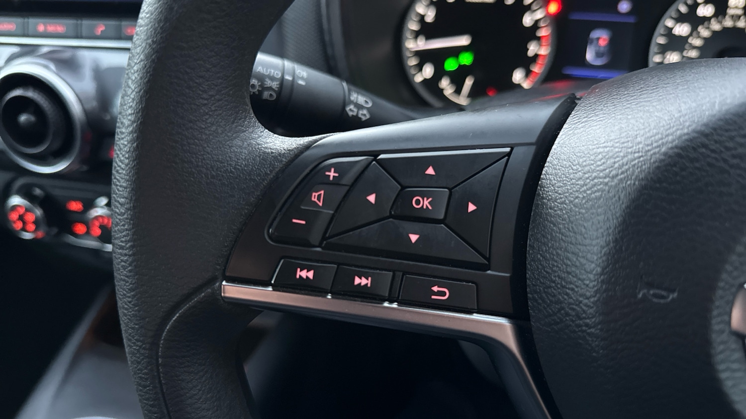 Used Nissan Juke 2021 for sale - 76554157: Photo 31