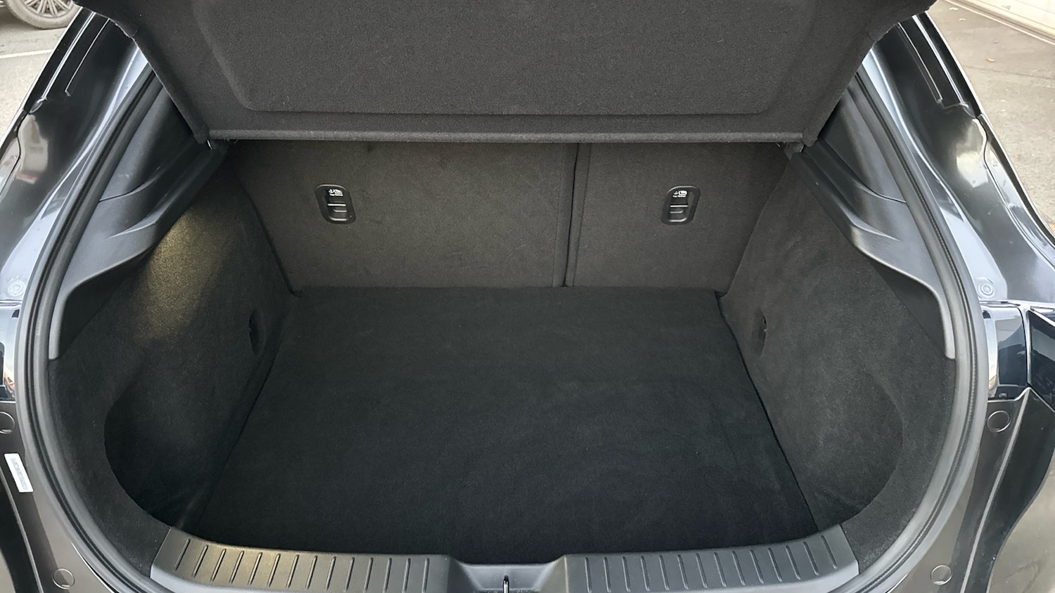 Used Mazda CX-30 2023 for sale - 76605470: Photo 4