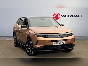 2025 (25) - 1.2 Hybrid [136] GS 5dr e-DCT6 Petrol Hatchback