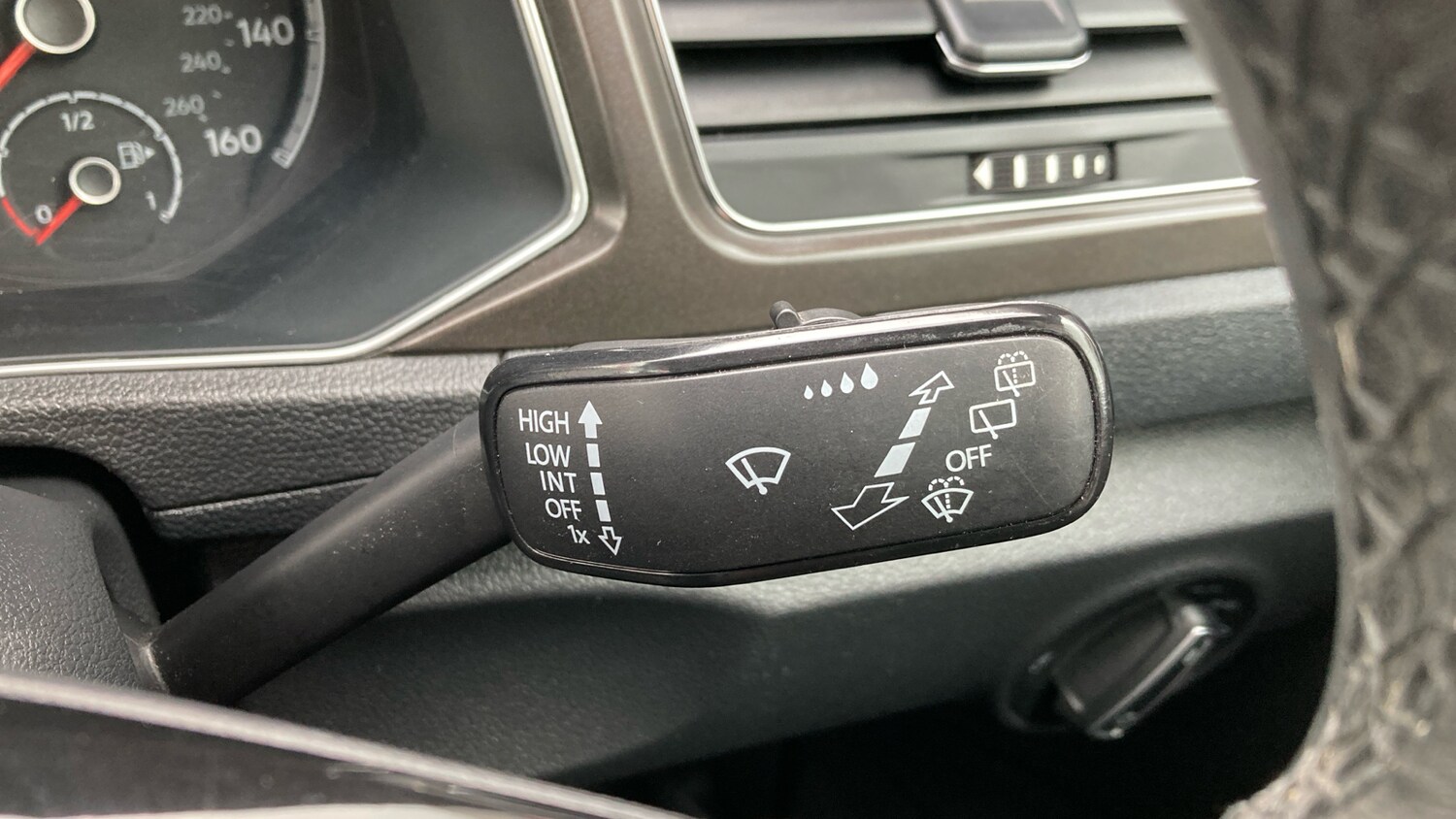 Used Volkswagen T-Roc 2019 for sale - 78223203: Photo 24