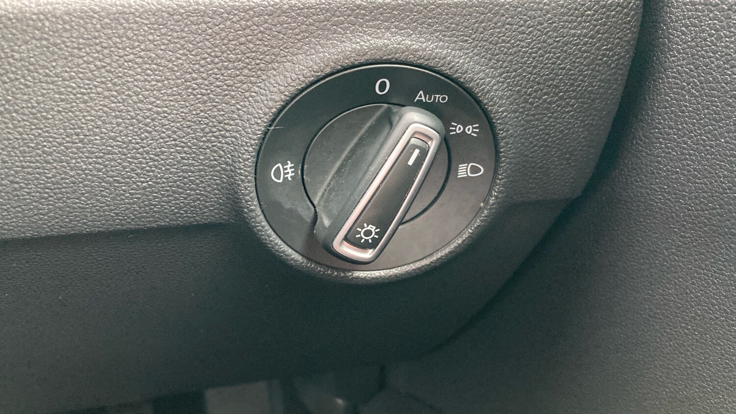 Used Volkswagen T-Roc 2019 for sale - 78223203: Photo 26