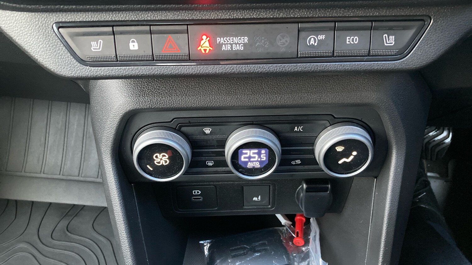 Used Dacia Sandero Stepway 2024 for sale - 76892872: Photo 30