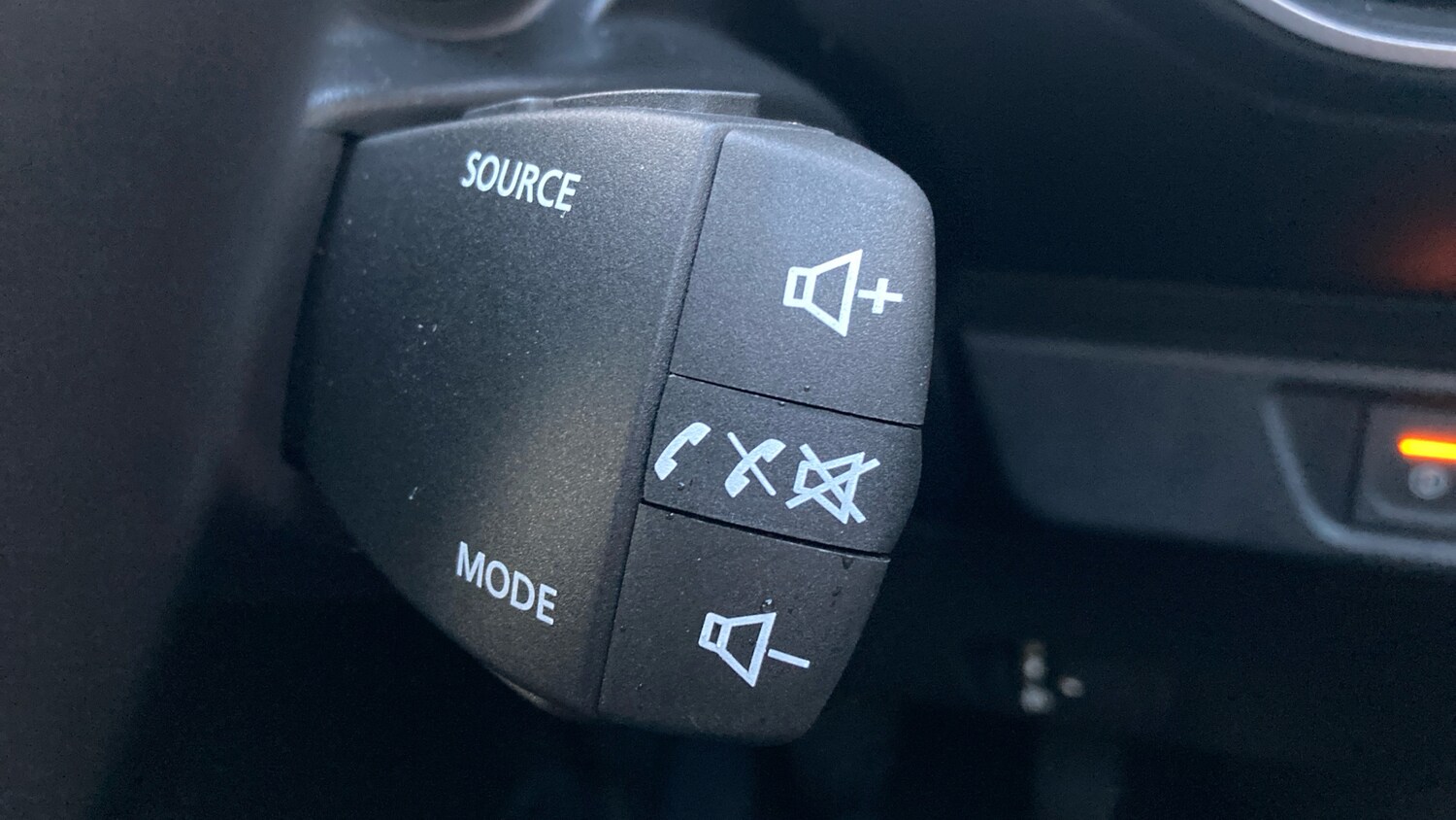 Used Dacia Sandero Stepway 2024 for sale - 76892872: Photo 38