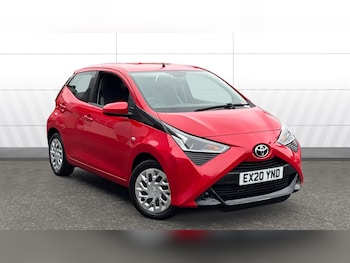 2020 (20) - 1.0 VVT-i X-Play 5dr Petrol Hatchback