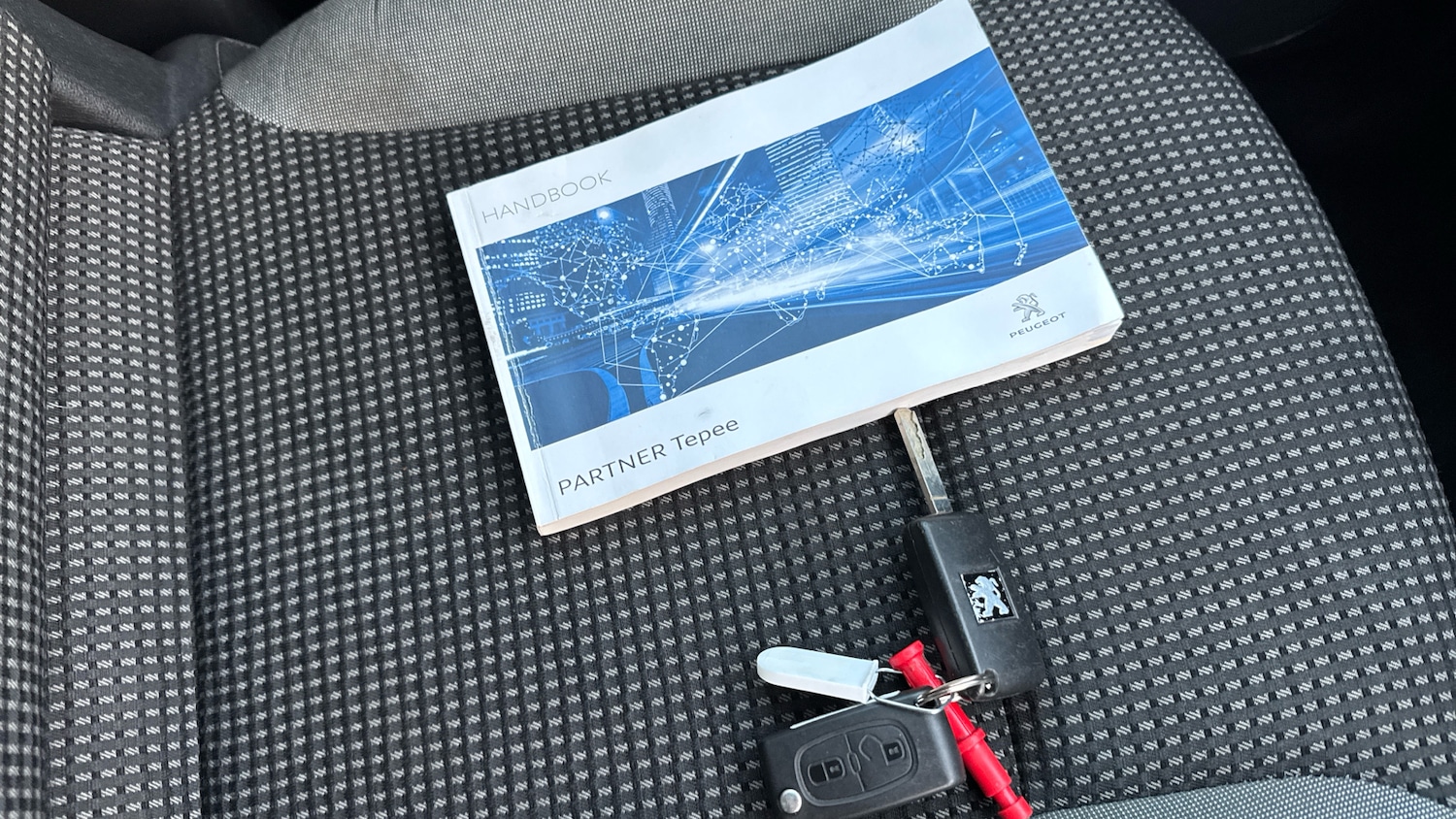 Used Peugeot Partner Tepee 2017 for sale - 76980773: Photo 19