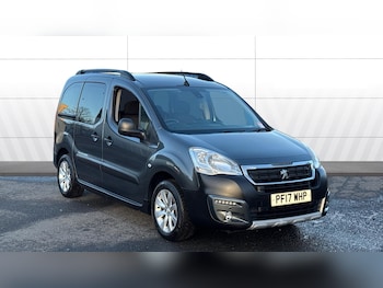 2017 (17) - 1.6 BlueHDi 100 Outdoor 5dr