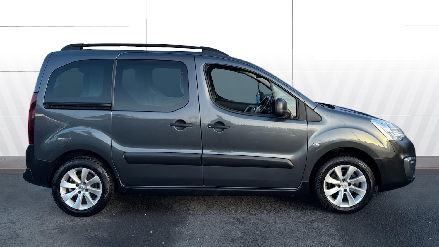 Used Peugeot Partner Tepee 2017 for sale - 76980773: Photo 5