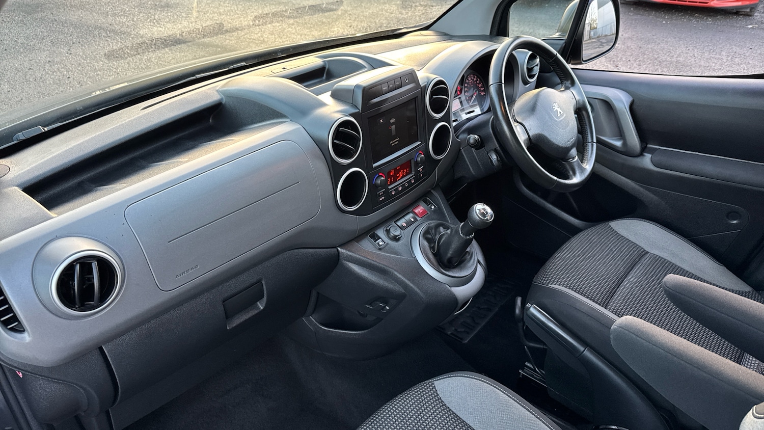 Used Peugeot Partner Tepee 2017 for sale - 76980773: Photo 9