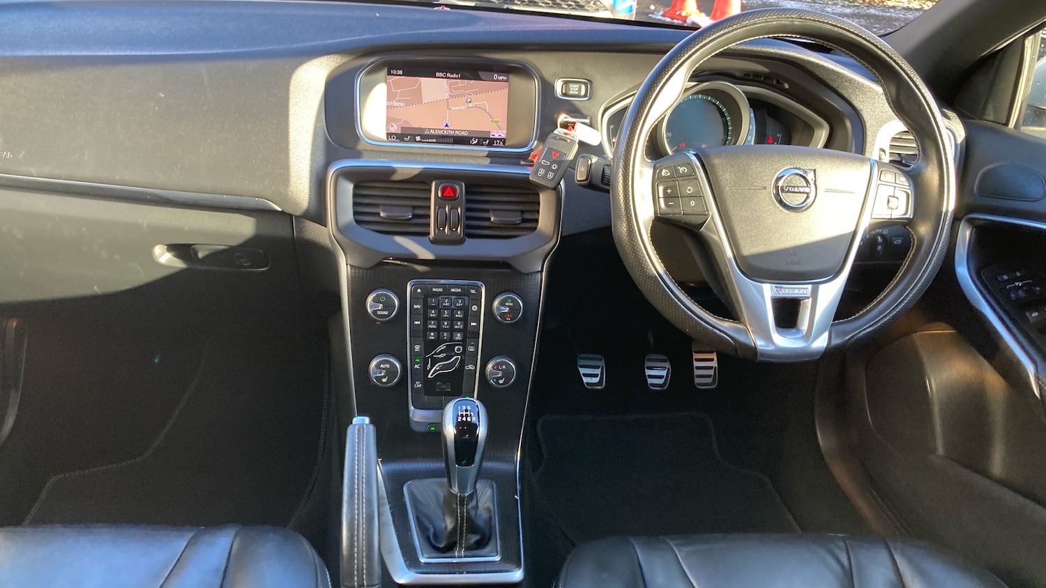 Used Volvo V40 2018 for sale - 76612537: Photo 10