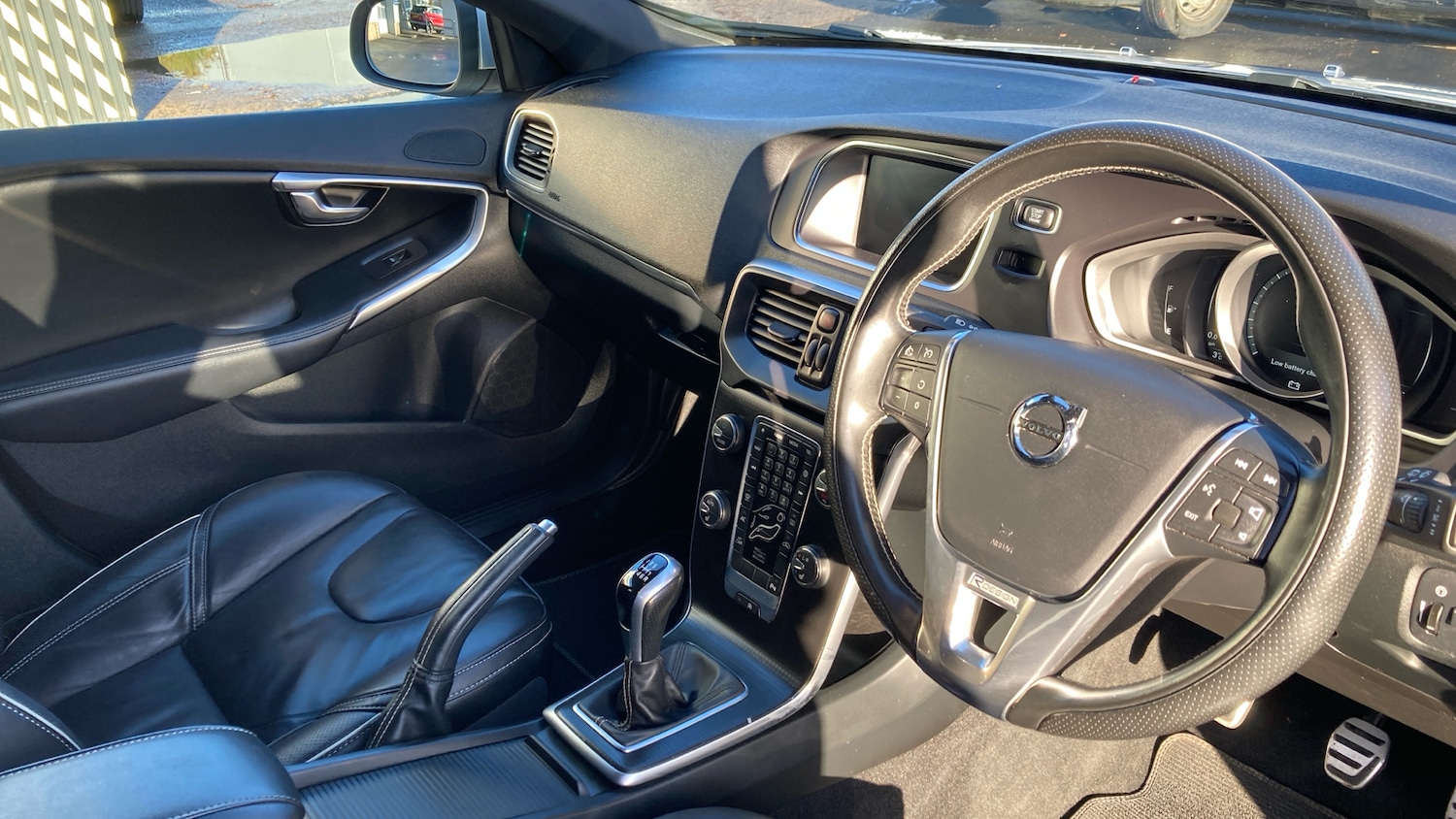 Used Volvo V40 2018 for sale - 76612537: Photo 11