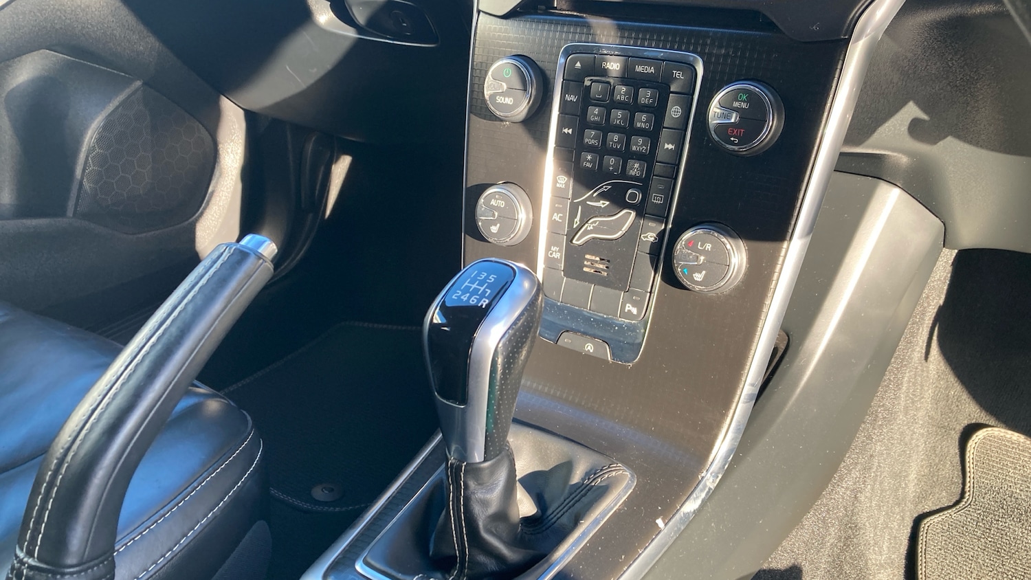 Used Volvo V40 2018 for sale - 76612537: Photo 13