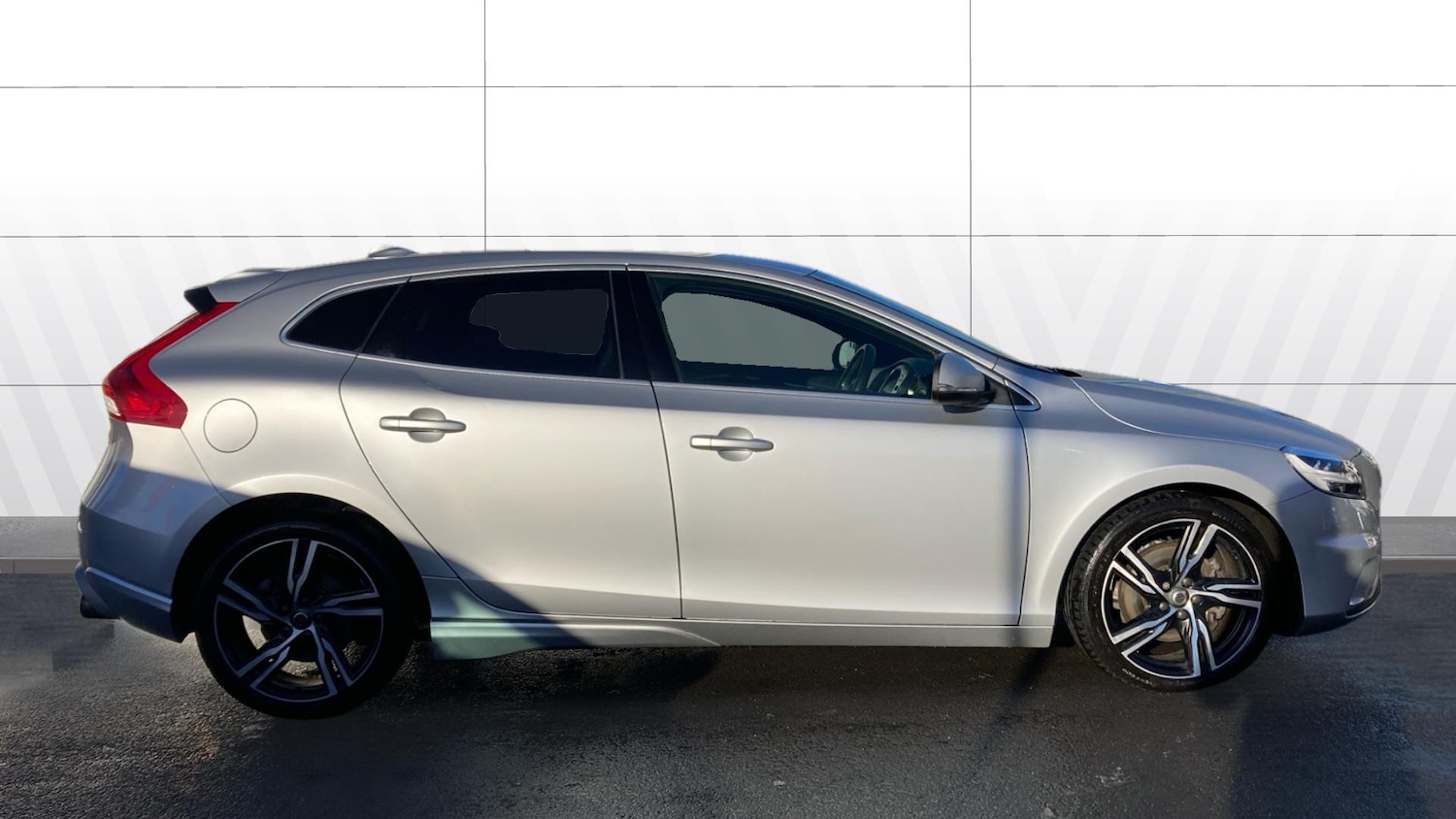 Used Volvo V40 2018 for sale - 76612537: Photo 5