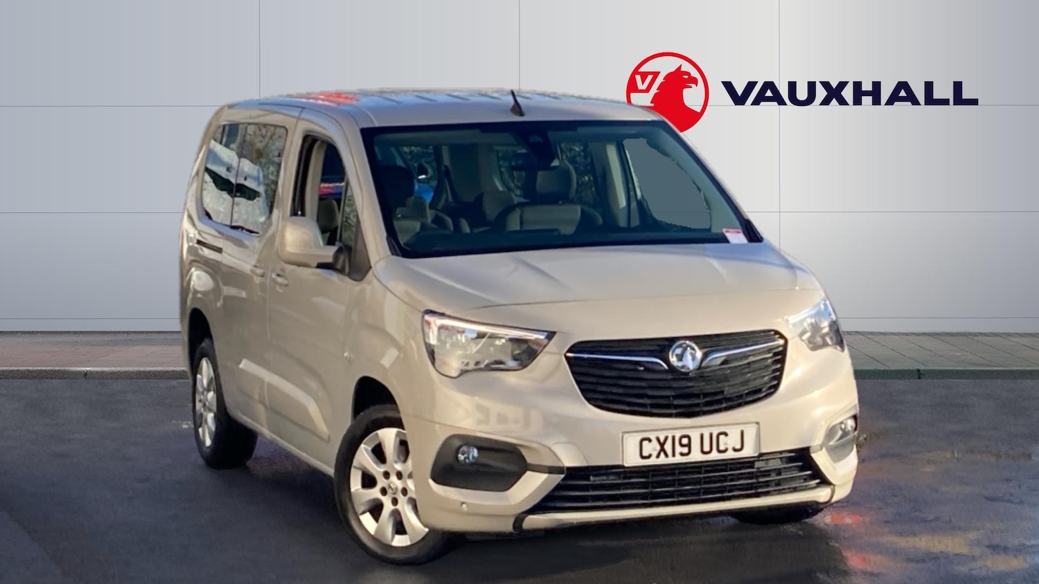 Used Vauxhall Combo Life 2019 for sale - 76612536: Photo 1
