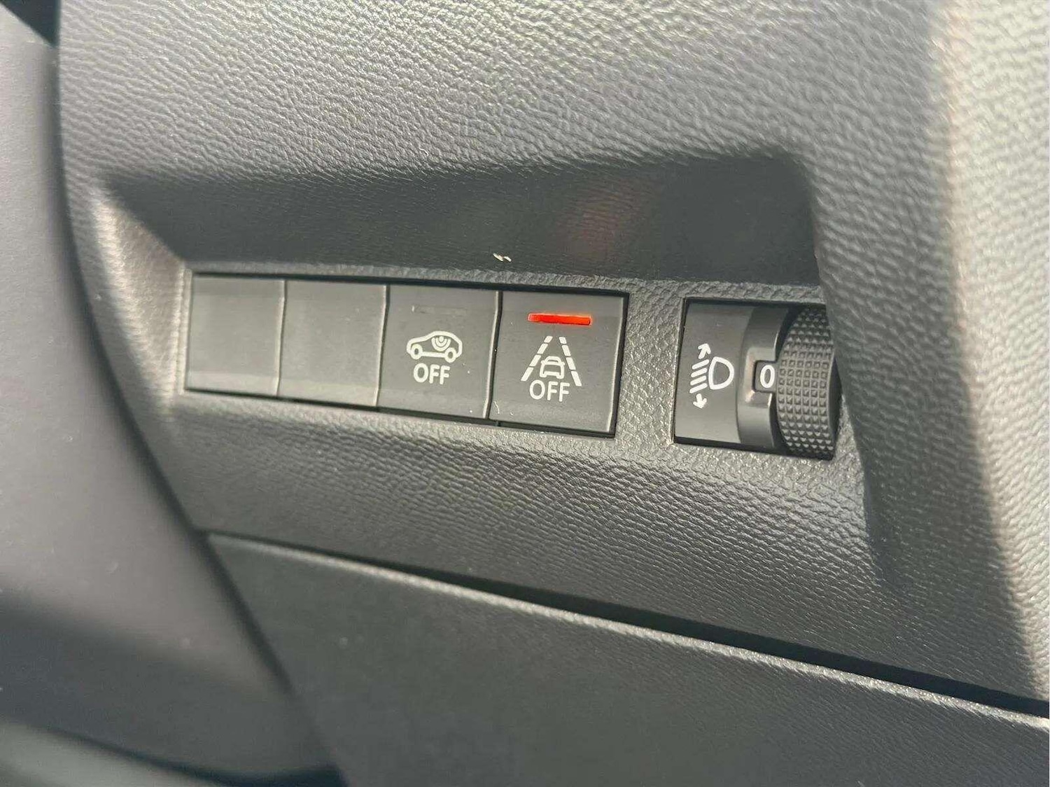 Used Peugeot 208 for sale - 77784797: Photo 45