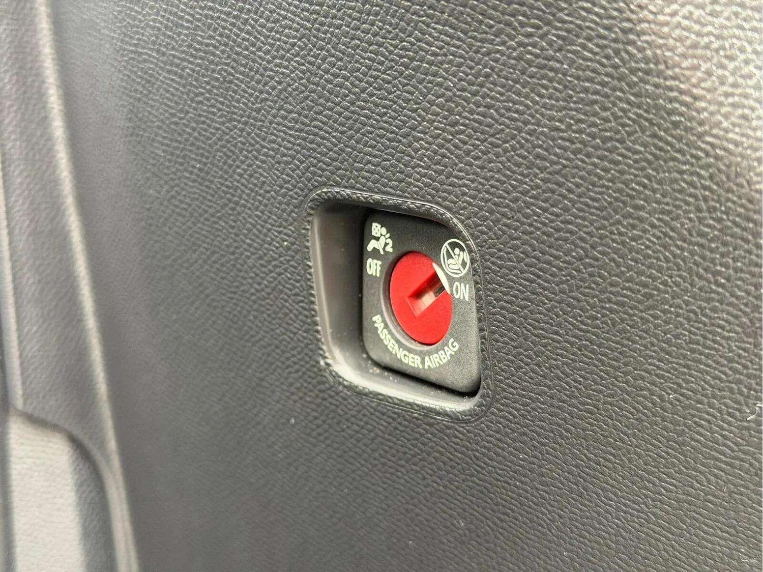 Used Peugeot 208 for sale - 77784797: Photo 51