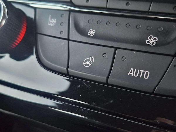 Used Vauxhall Astra 2018 for sale - 76072358: Photo 41