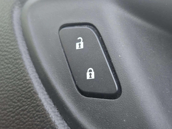 Used Vauxhall Astra 2018 for sale - 76072358: Photo 46
