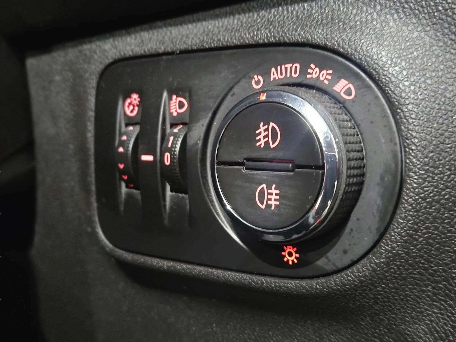 Used Vauxhall Corsa 2016 for sale - 77263945: Photo 35