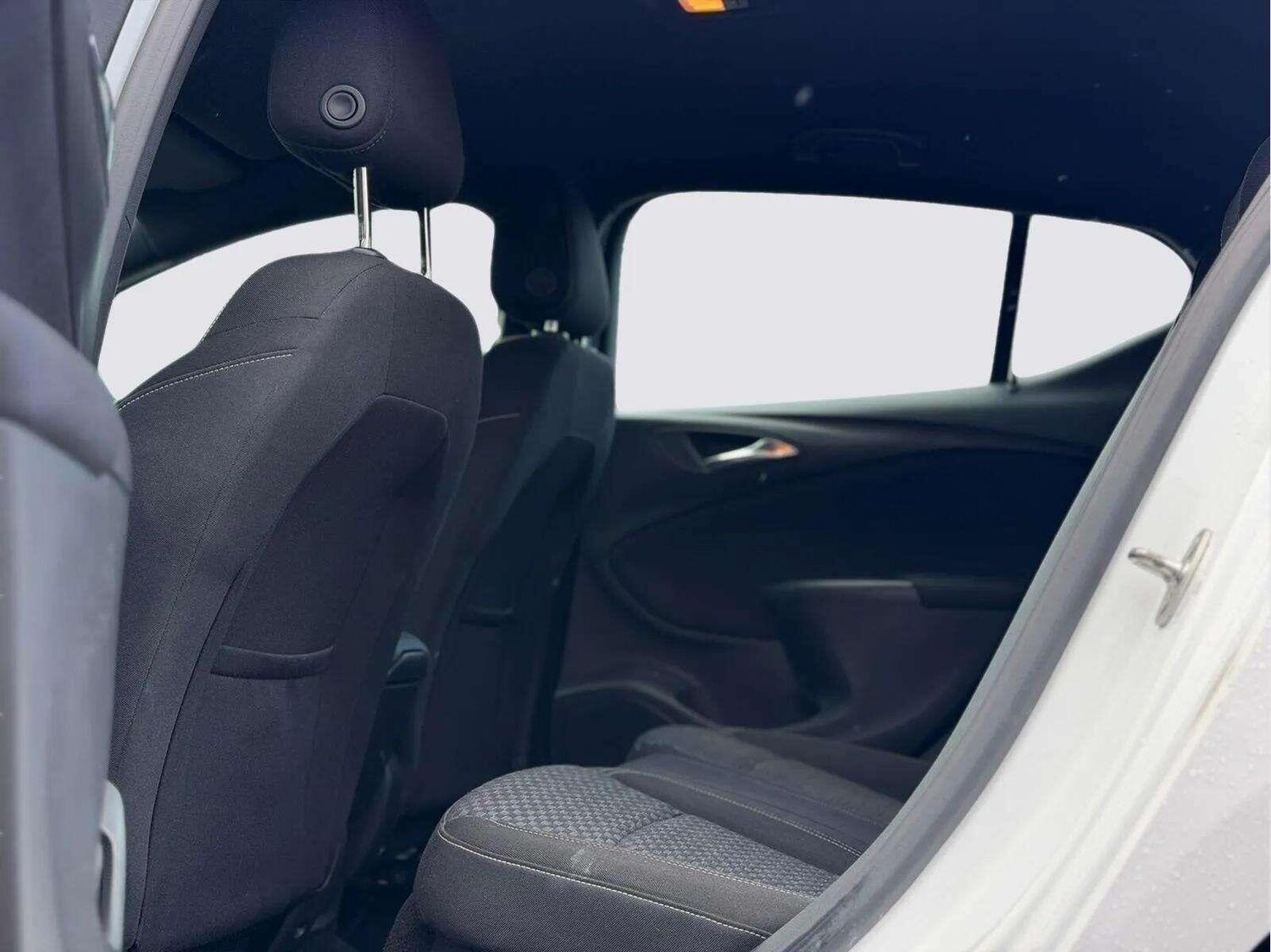 Used Vauxhall Astra for sale - 78057913: Photo 38