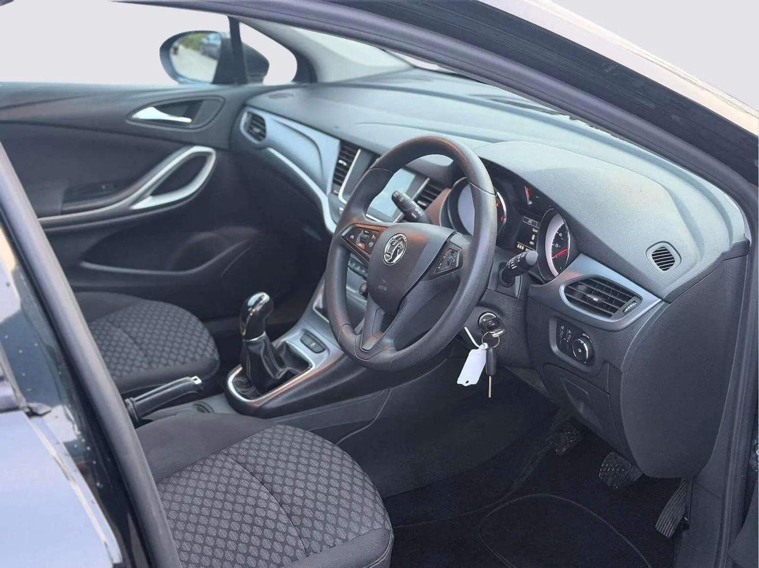 Used Vauxhall Astra 2017 for sale - 77969748: Photo 28