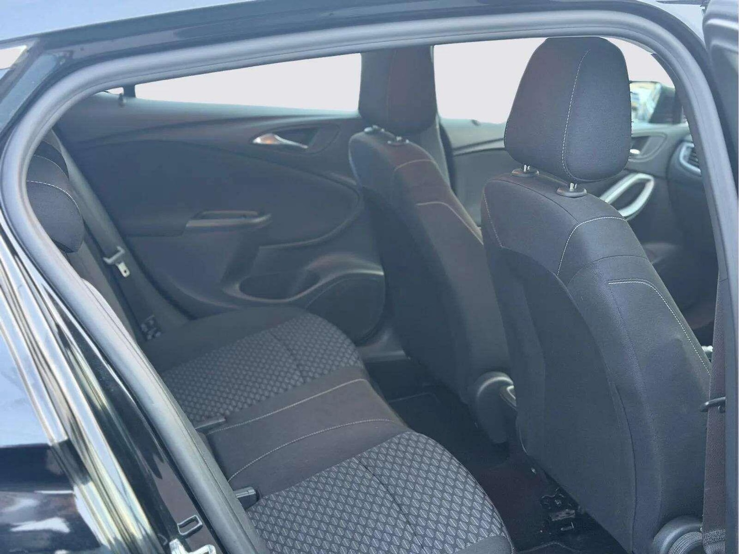 Used Vauxhall Astra 2017 for sale - 77969748: Photo 32