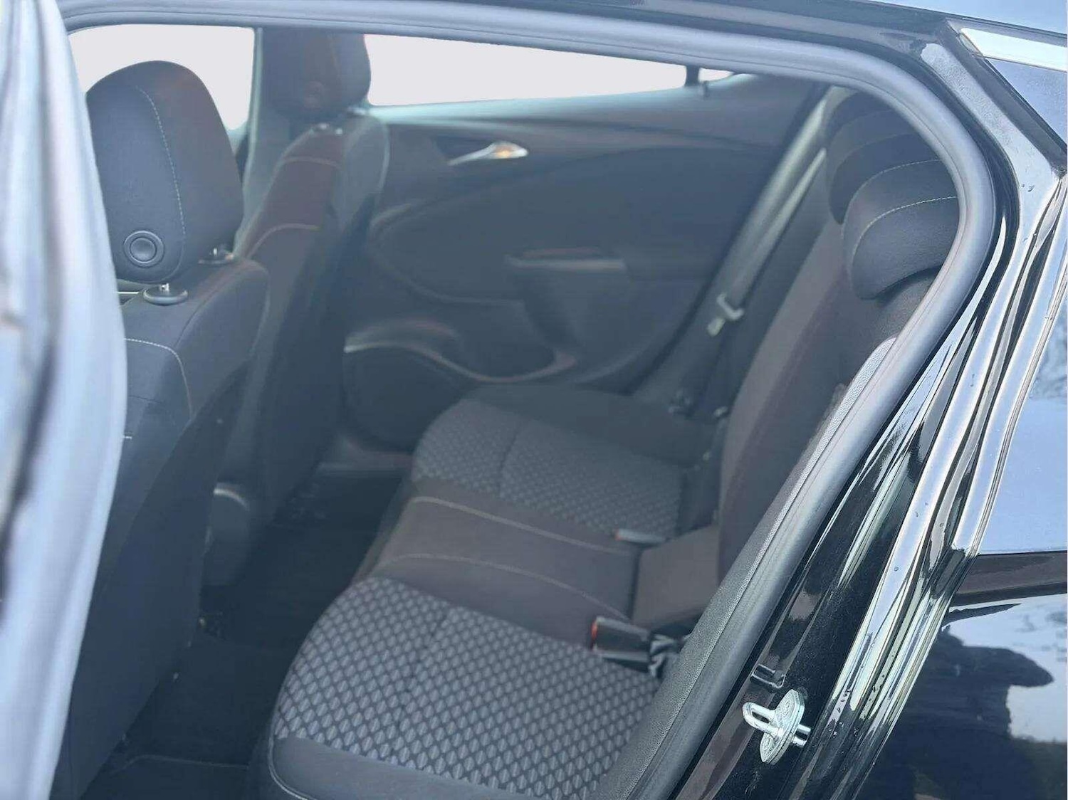 Used Vauxhall Astra 2017 for sale - 77969748: Photo 40