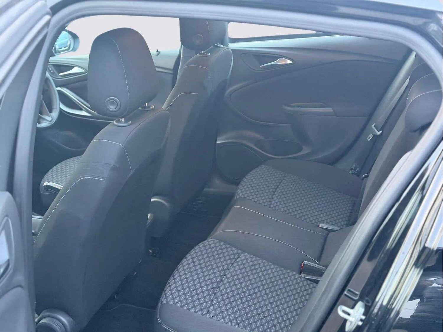 Used Vauxhall Astra 2017 for sale - 77969748: Photo 42