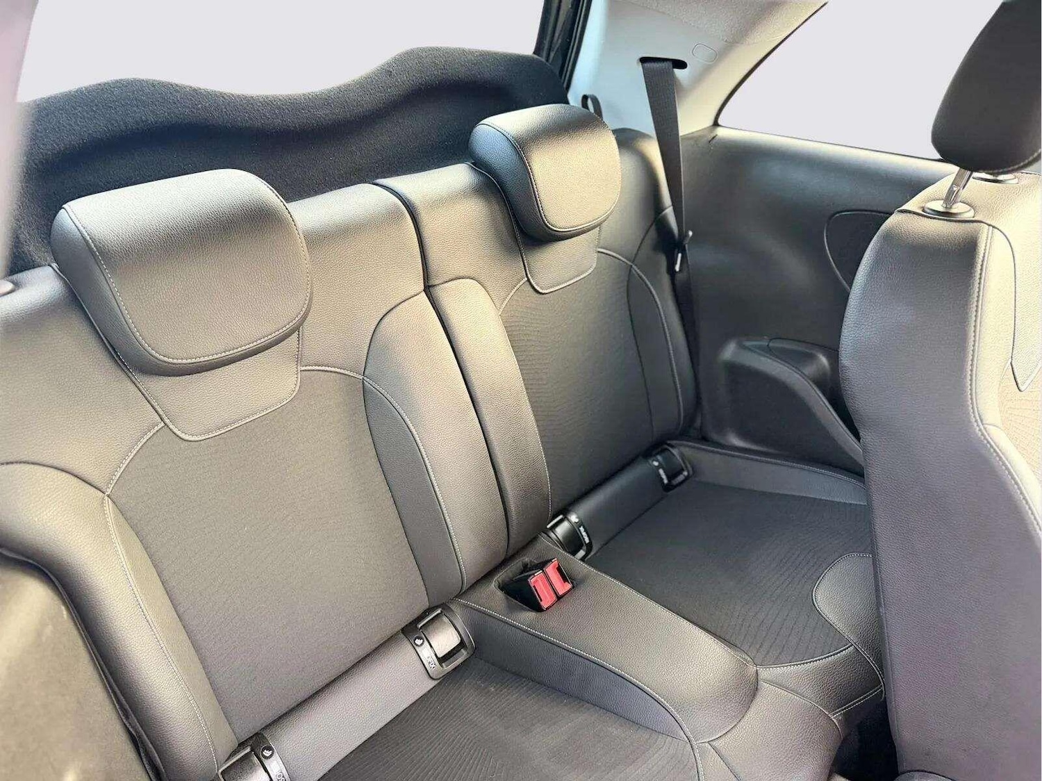 Used Vauxhall ADAM 2016 for sale - 77263951: Photo 32