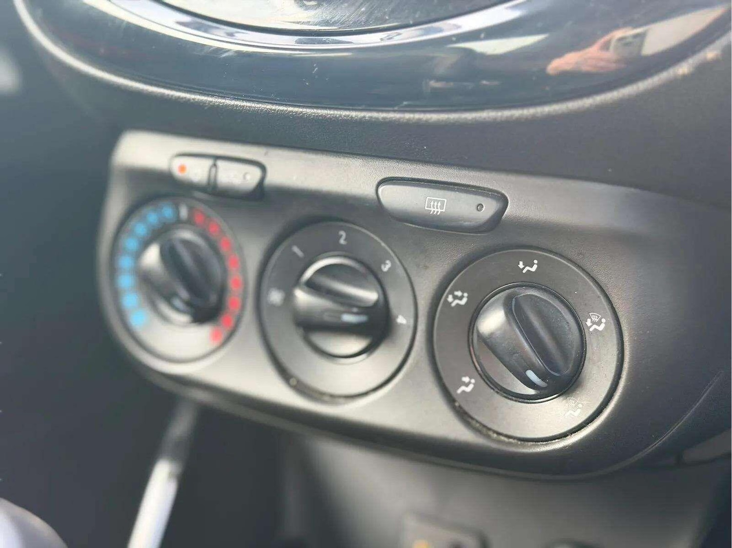 Used Vauxhall ADAM 2016 for sale - 76965366: Photo 43