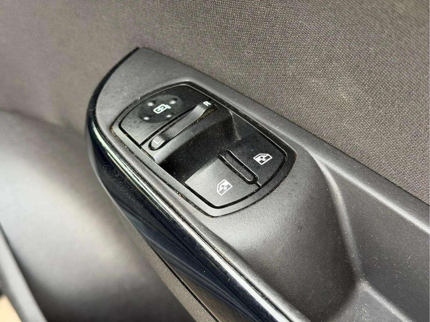 Used Vauxhall Corsa 2015 for sale - 77970239: Photo 44