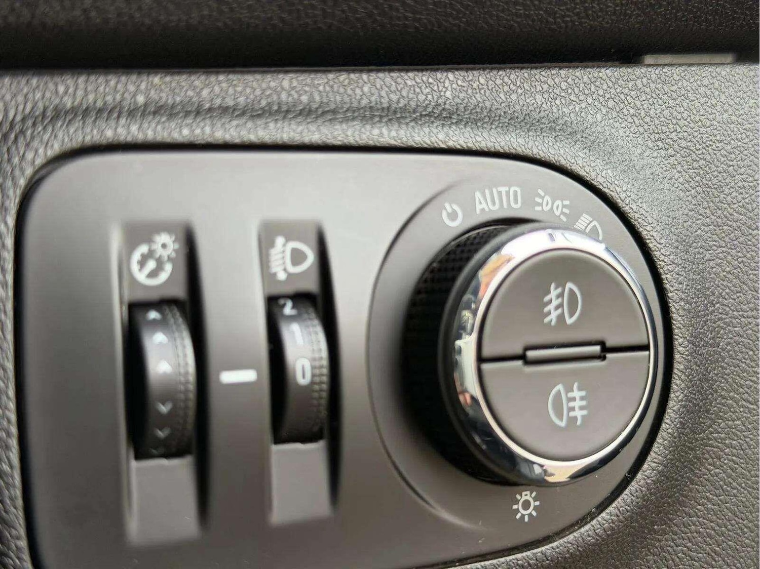 Used Vauxhall Corsa 2015 for sale - 77970239: Photo 49