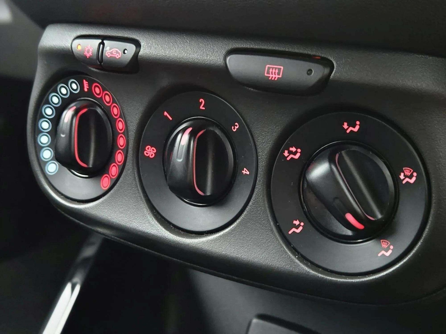 Used Vauxhall Corsa 2017 for sale - 76472451: Photo 40