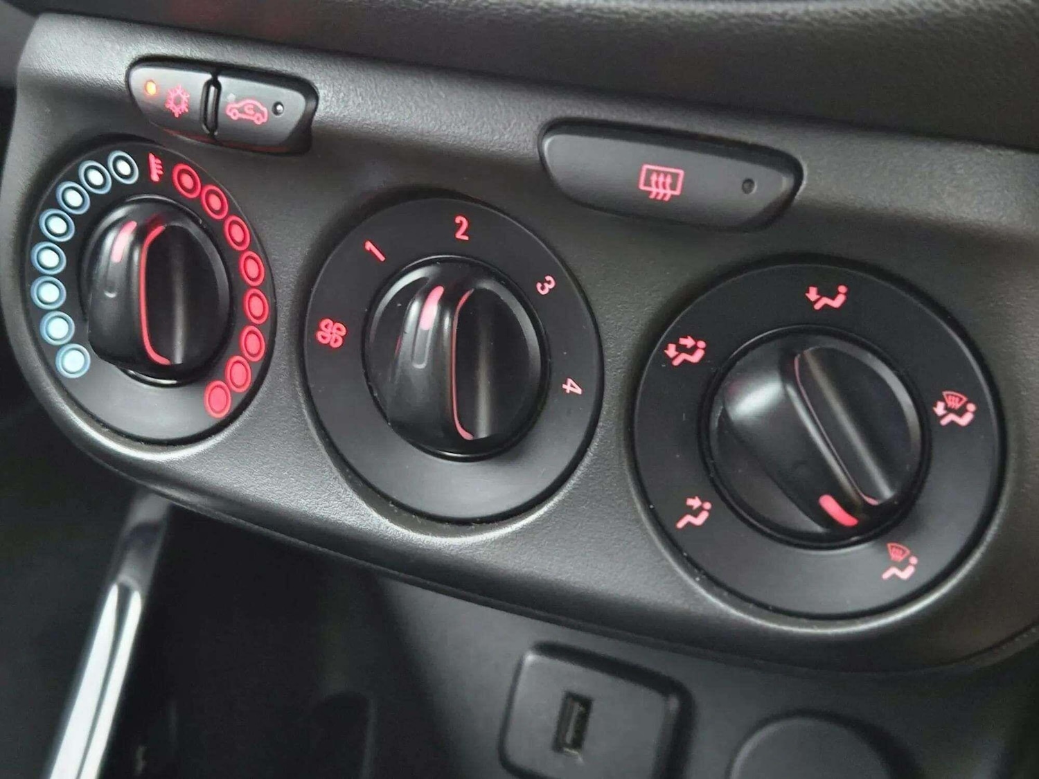 Used Vauxhall Corsa 2017 for sale - 76472451: Photo 44