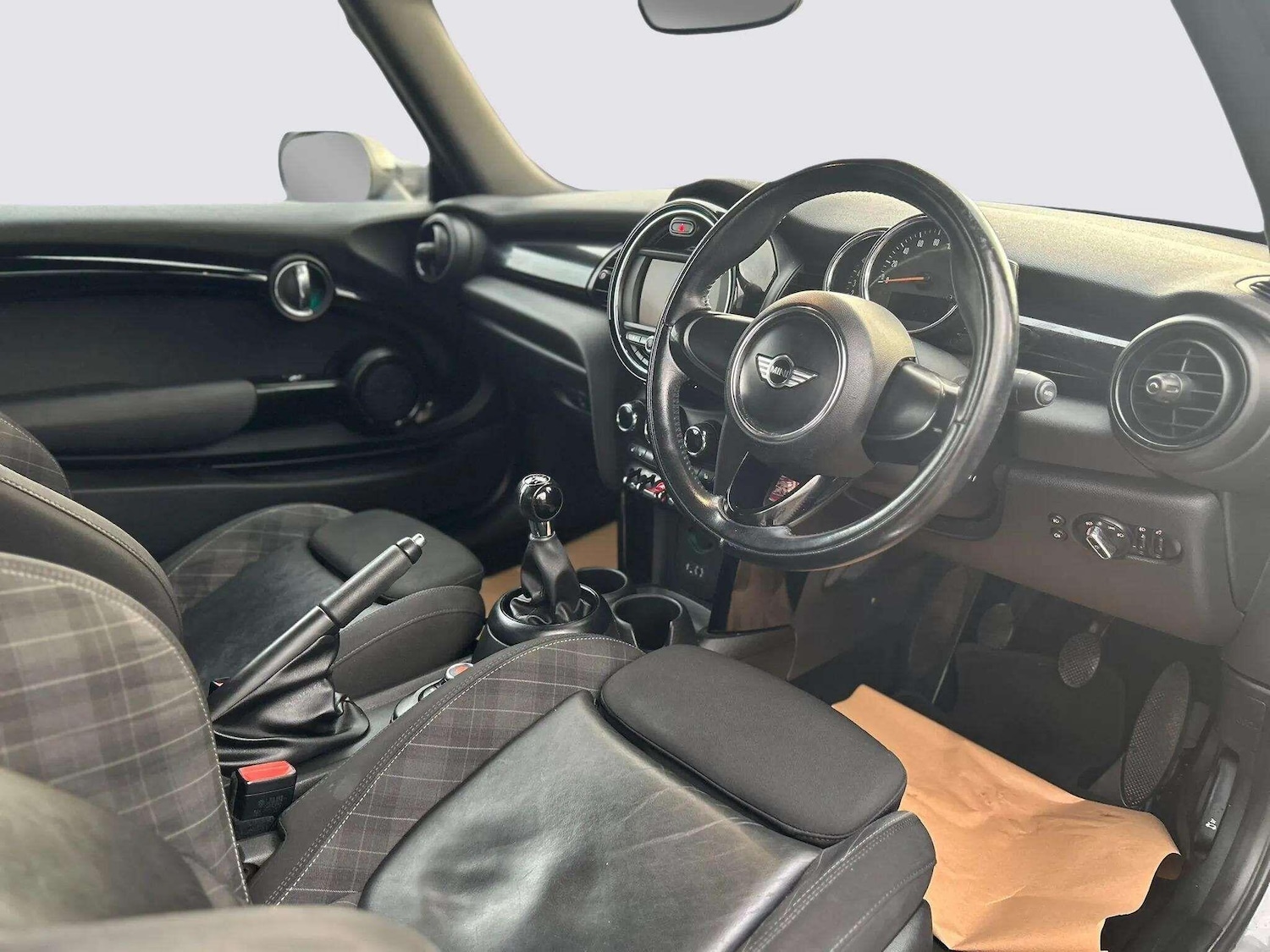 Used MINI Convertible 2016 for sale - 76370900: Photo 18