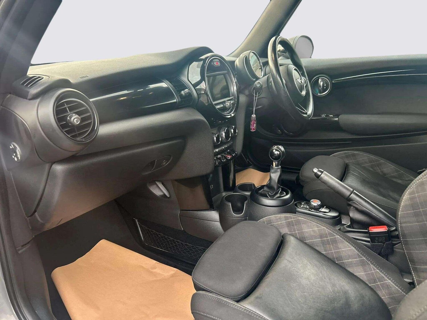 Used MINI Convertible 2016 for sale - 76370900: Photo 22