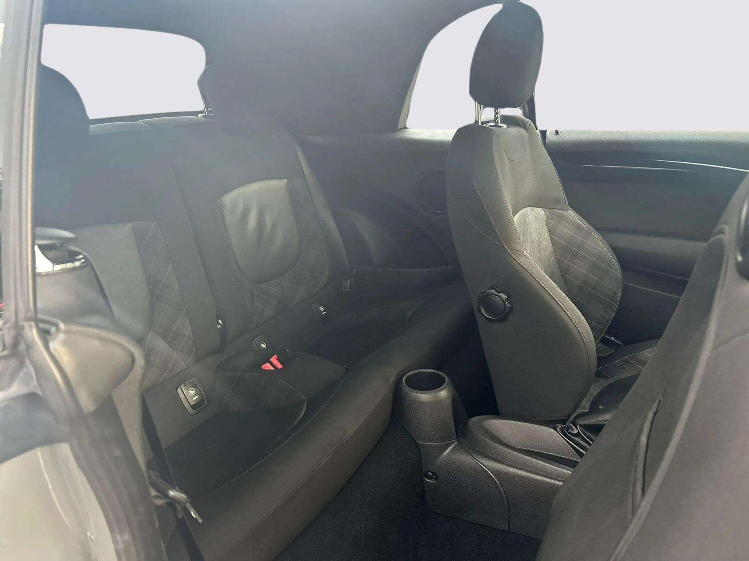 Used MINI Convertible 2016 for sale - 76370900: Photo 25