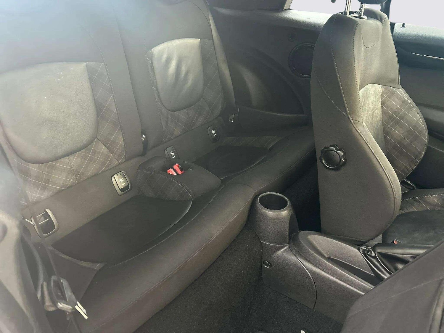 Used MINI Convertible 2016 for sale - 76370900: Photo 26