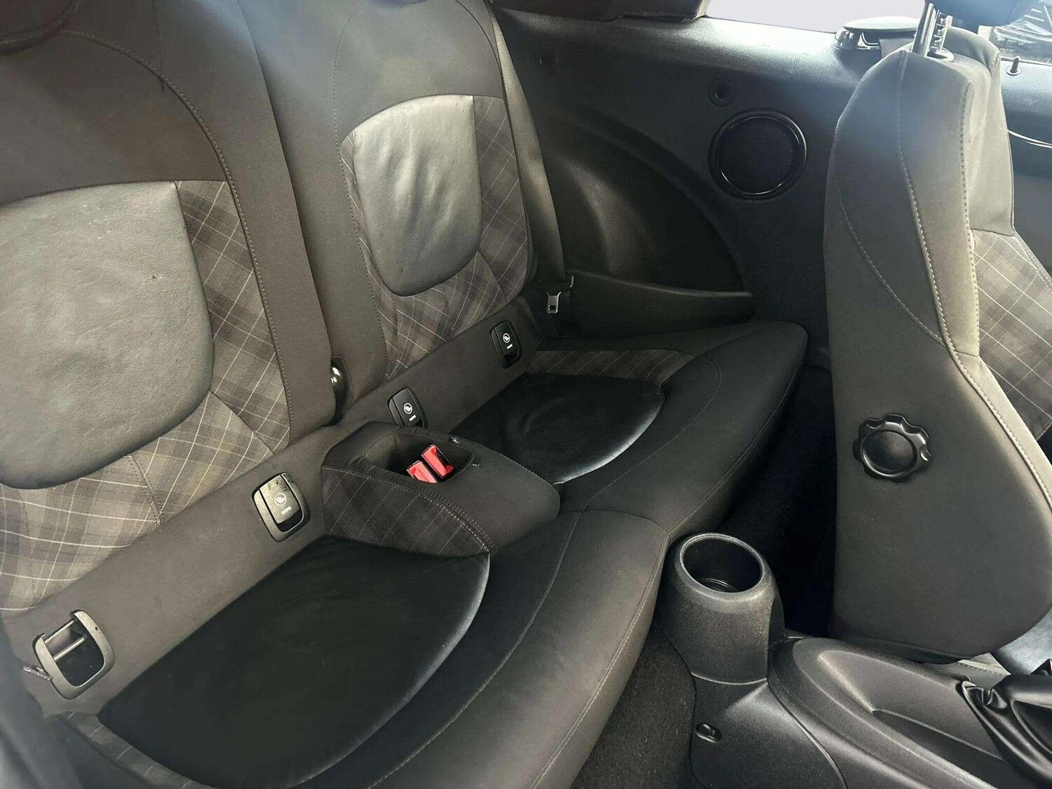 Used MINI Convertible 2016 for sale - 76370900: Photo 27