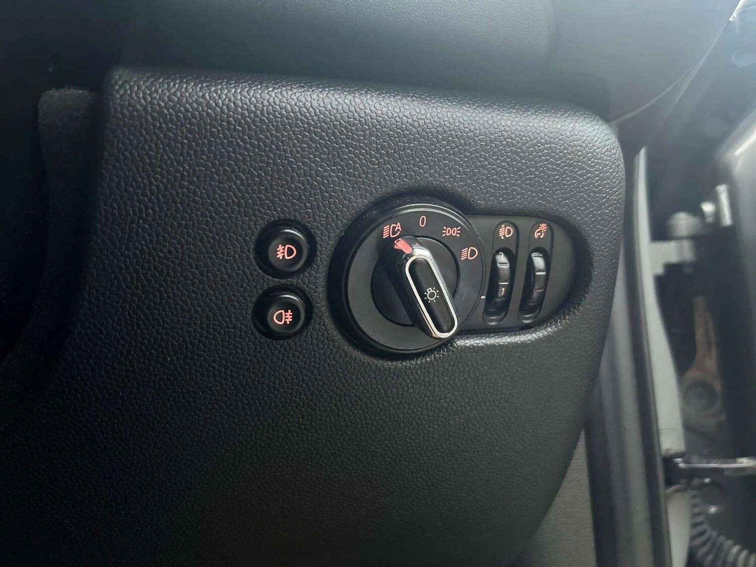 Used MINI Convertible 2016 for sale - 76370900: Photo 33