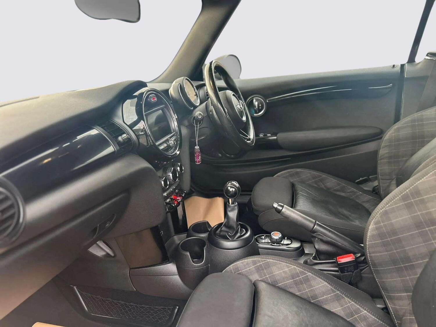 Used MINI Convertible 2016 for sale - 76370900: Photo 36