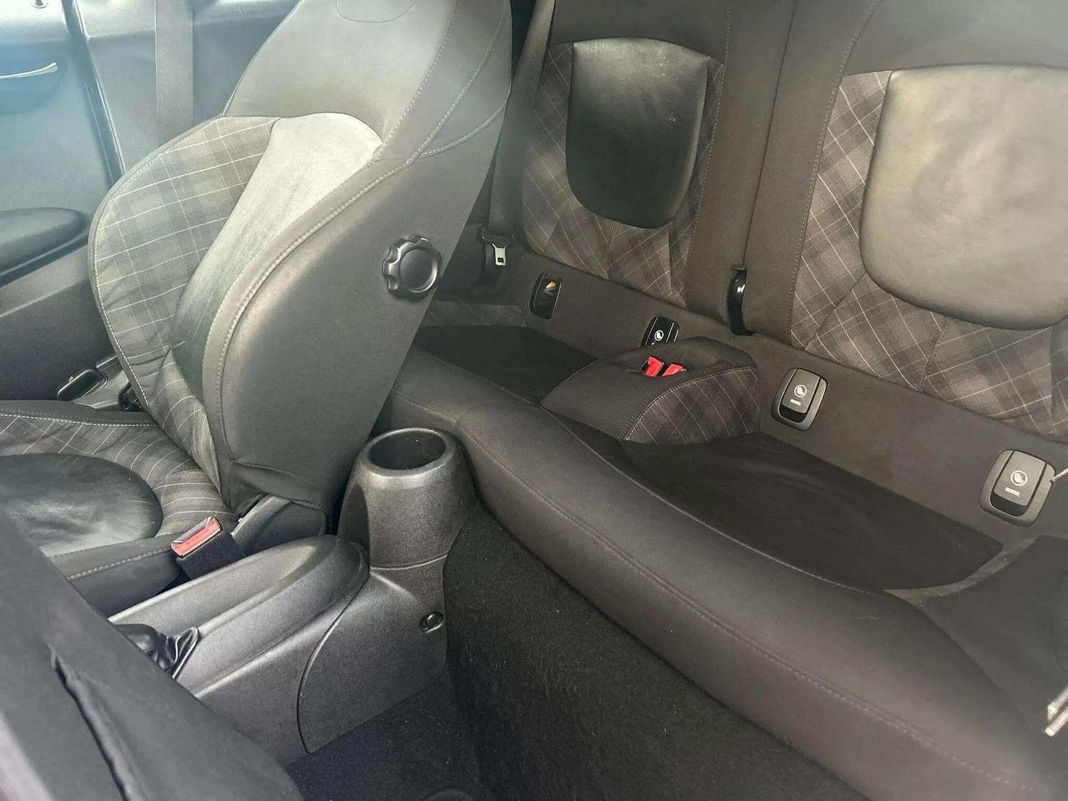 Used MINI Convertible 2016 for sale - 76370900: Photo 38