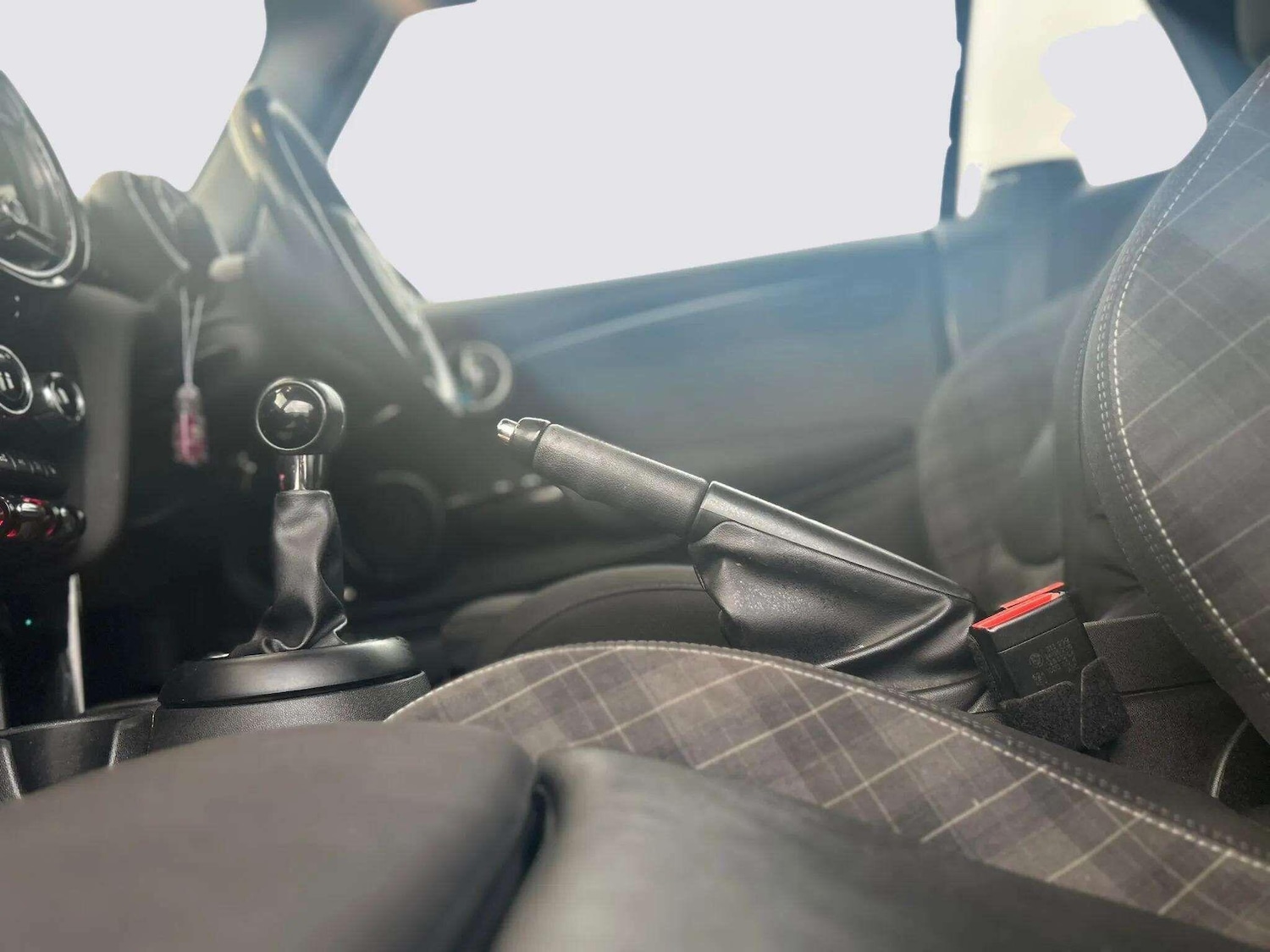 Used MINI Convertible 2016 for sale - 76370900: Photo 39