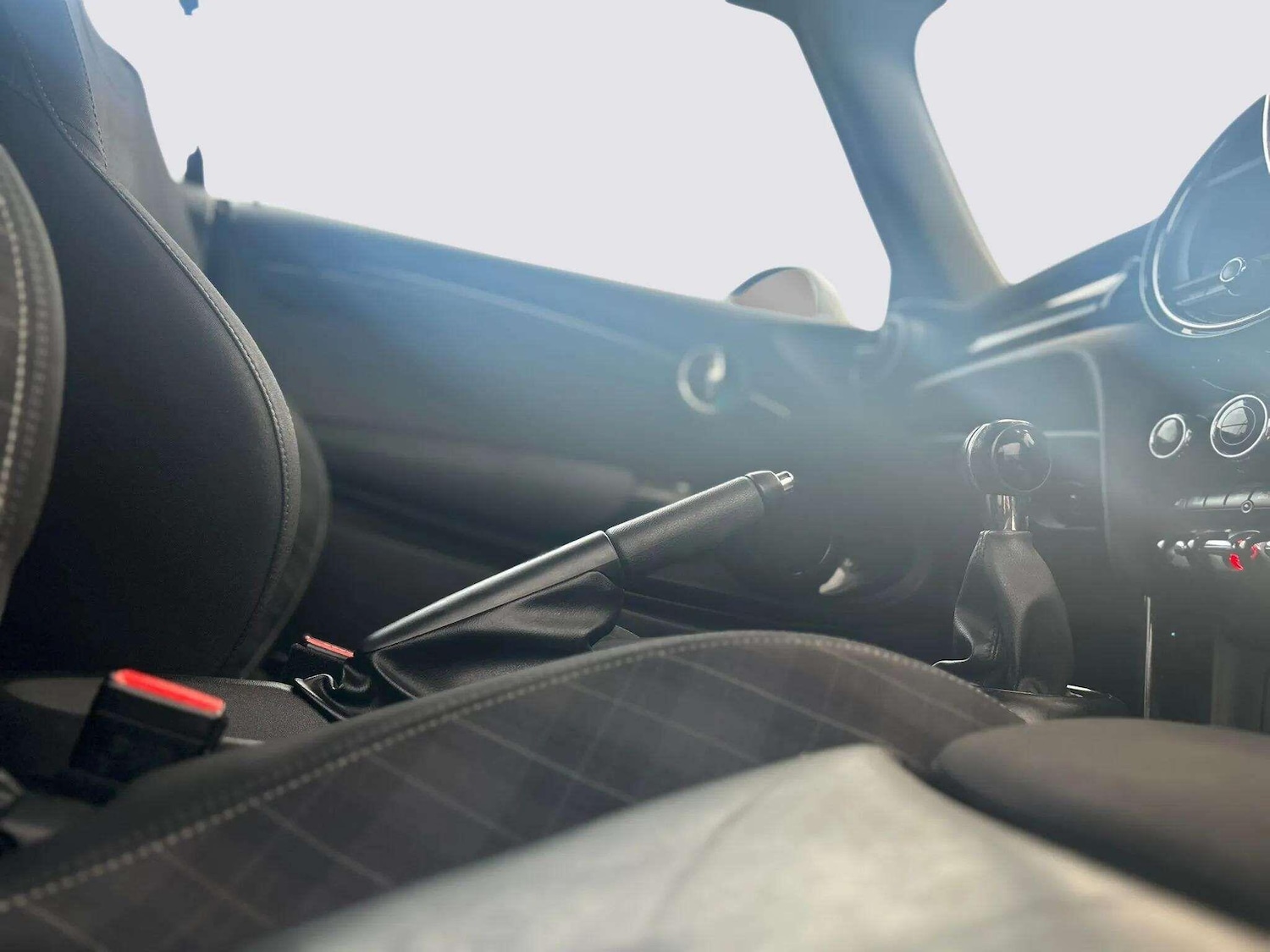 Used MINI Convertible 2016 for sale - 76370900: Photo 40