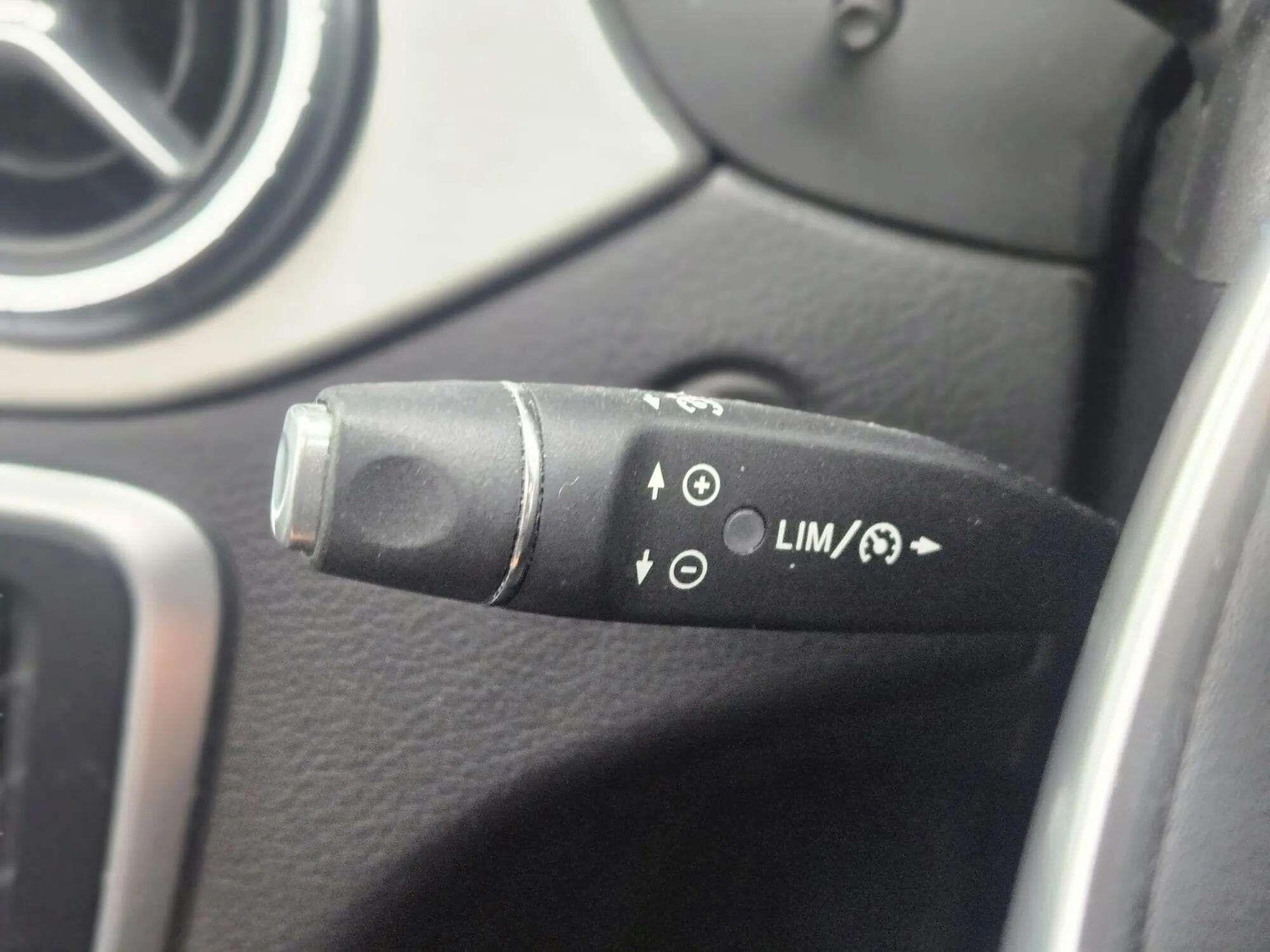 Used Mercedes-Benz CLA 2016 for sale - 76667010: Photo 40