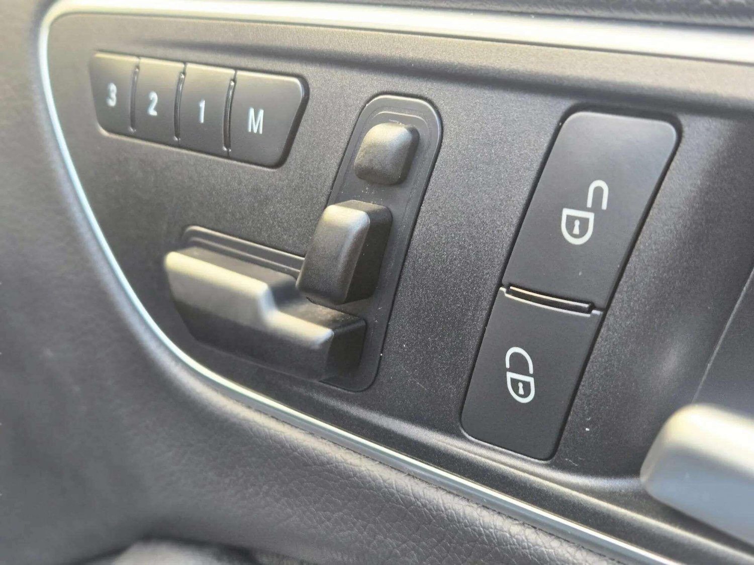 Used Mercedes-Benz GLA 2016 for sale - 77454655: Photo 37